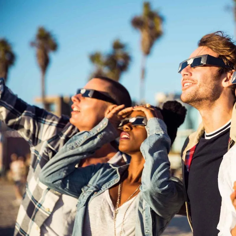 solar eclipse glasses canada